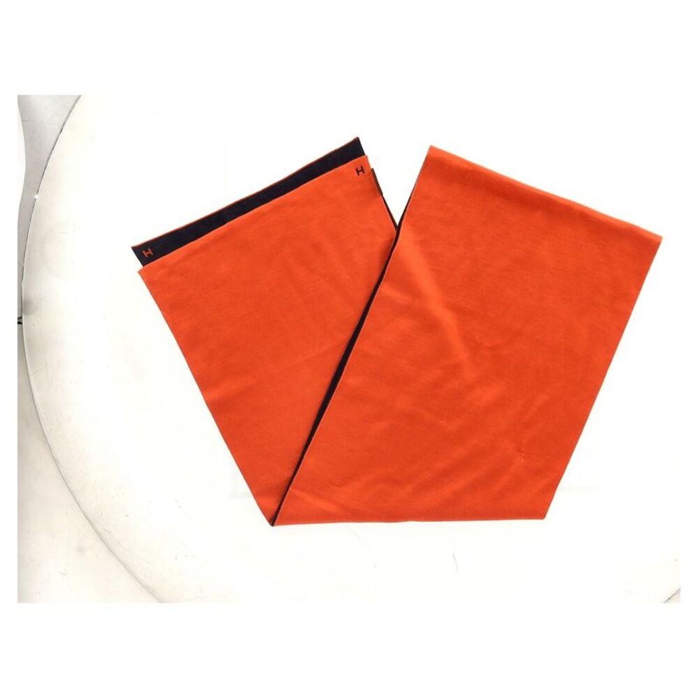 Hermès Logo-Embroidered Two-Toned Scarf in Orange and Black Cashmere - Picture 5 of 7